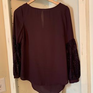 APT 9 Maroon Blouse Lace sleeveless,size small